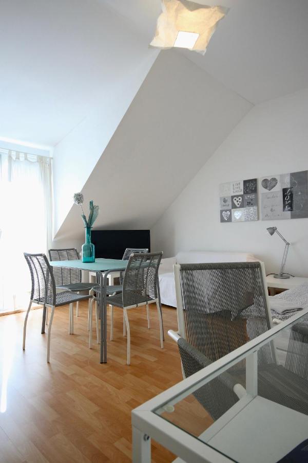 Moderne Studio Apartments Und 4 Zimmer Wohnungen In Oberhausen, Ideal Fuer Geschaeftsreisende Und Monteure Exterior foto